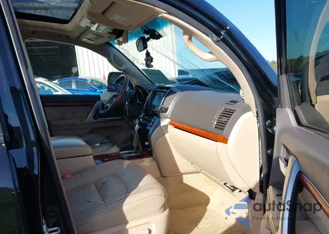 2013 Toyota Land Cruiser V8 из США, поврежденный, VIN JTMHY7AJ0D4013292